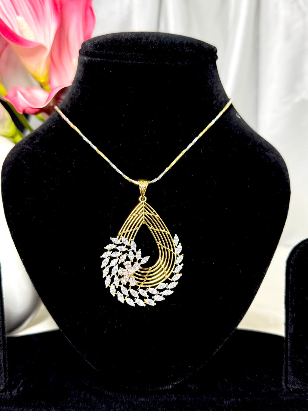 Almond Curved Pendant With Chain and Earrings