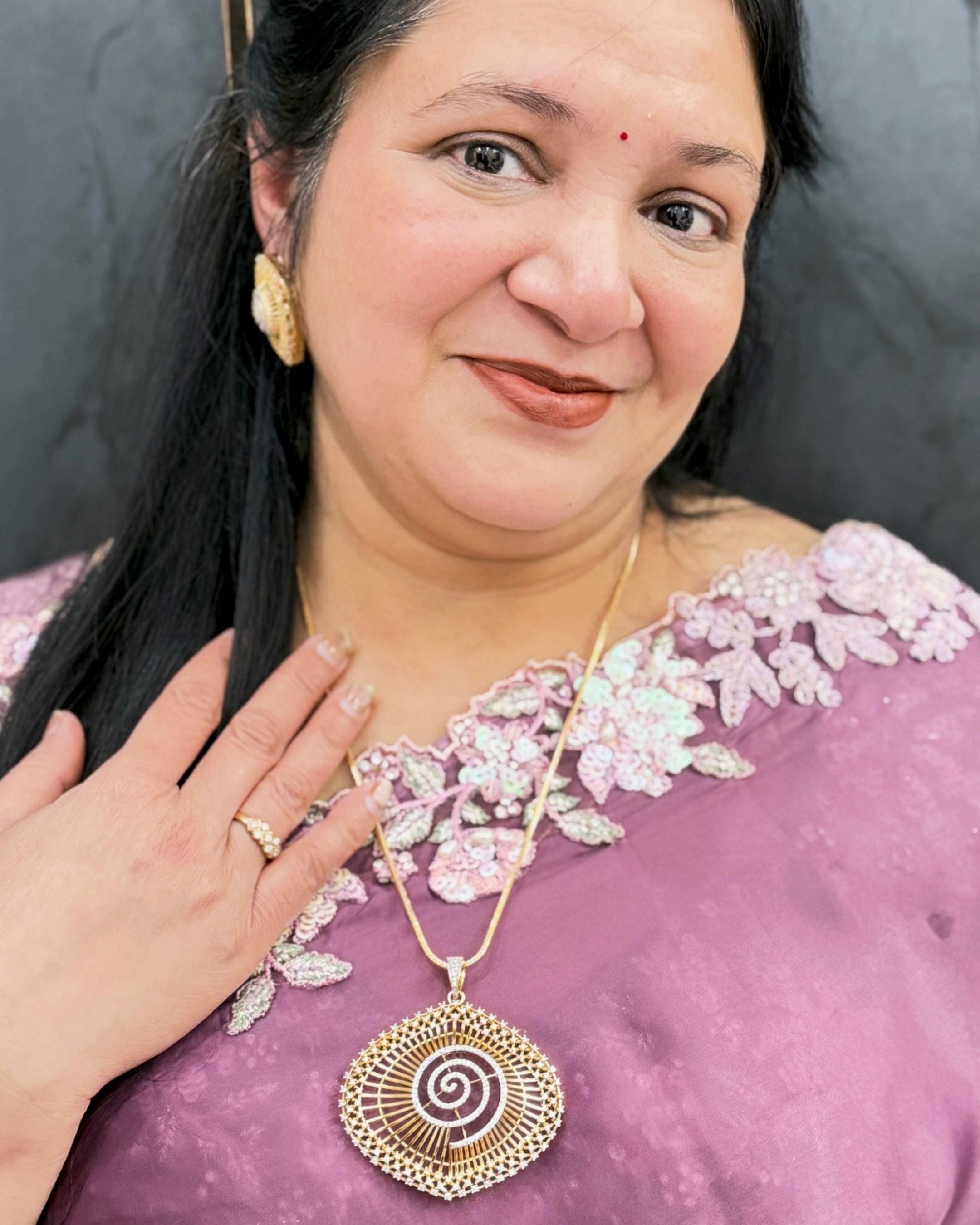 Jalebi Design Spiral Pendant with Chain