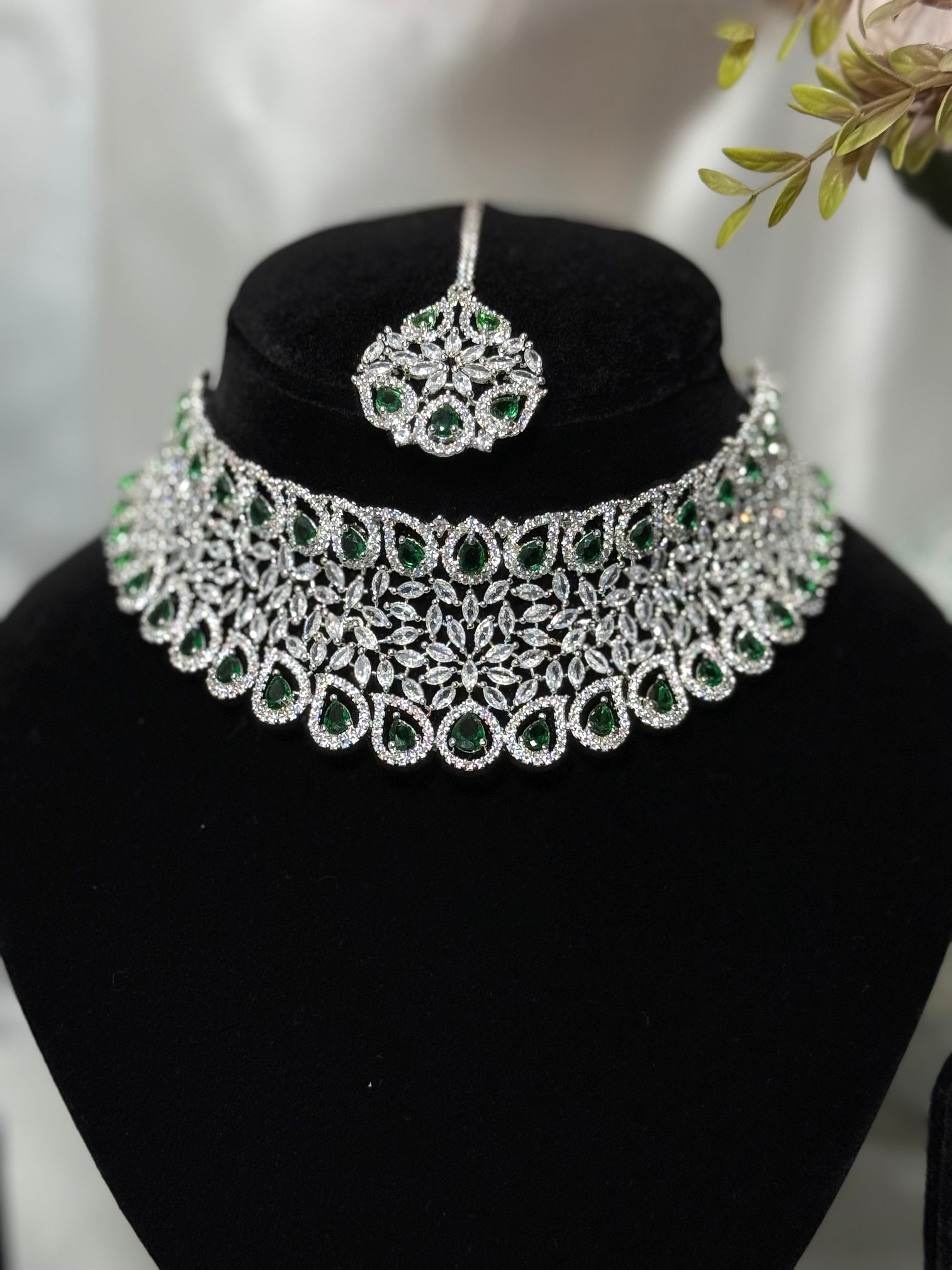 Emerald Rani Choker Jewellery Set with Maang Tikka
