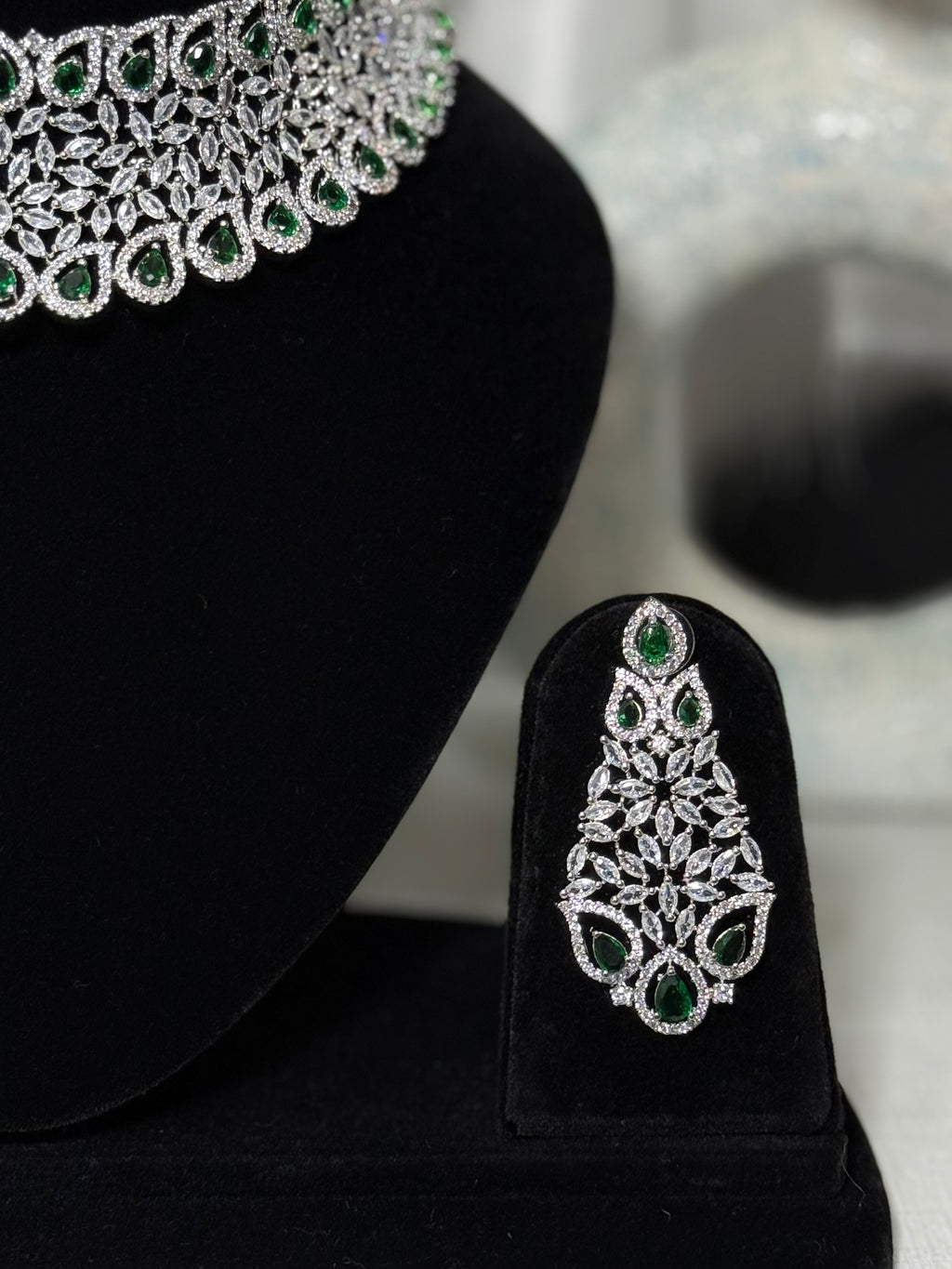 Emerald Rani Choker Jewellery Set with Maang Tikka