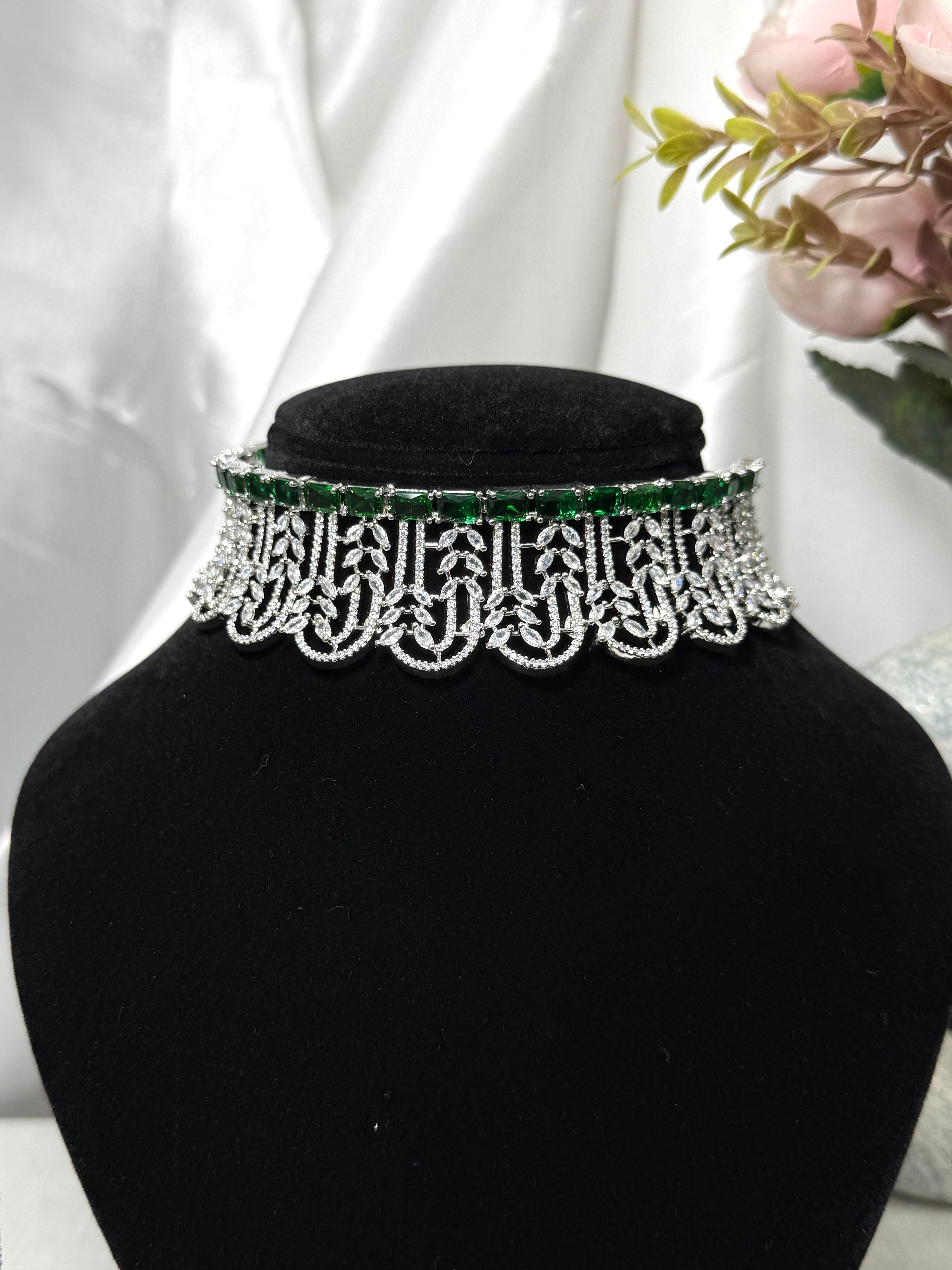 Emerald Riwaayat Choker Set