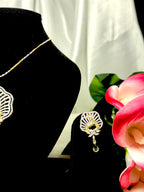 Green Bloom Pendant With Chain and Earrings