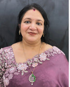 Green Petal Pendant With Chain and Earrings