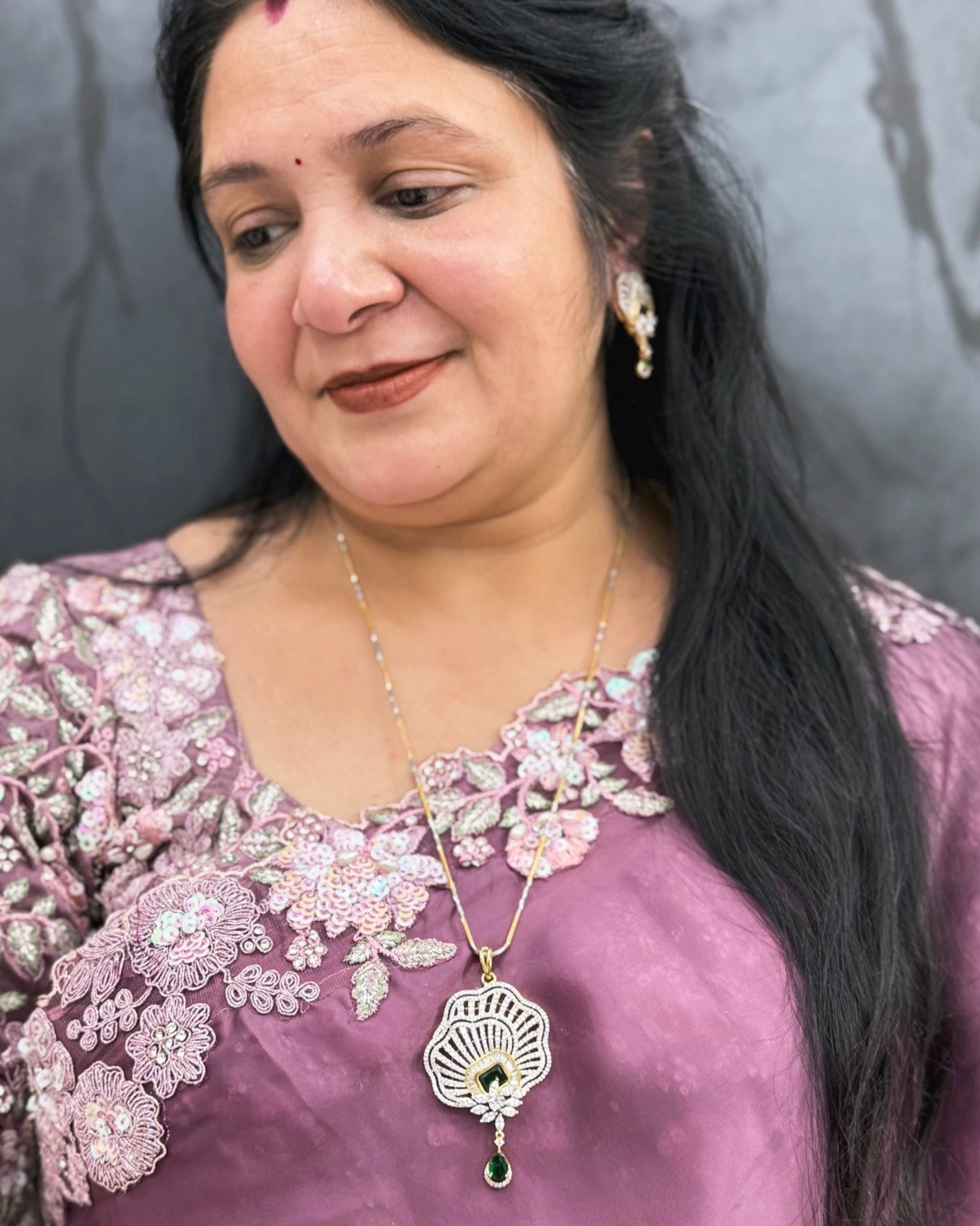 Green Bloom Pendant With Chain and Earrings