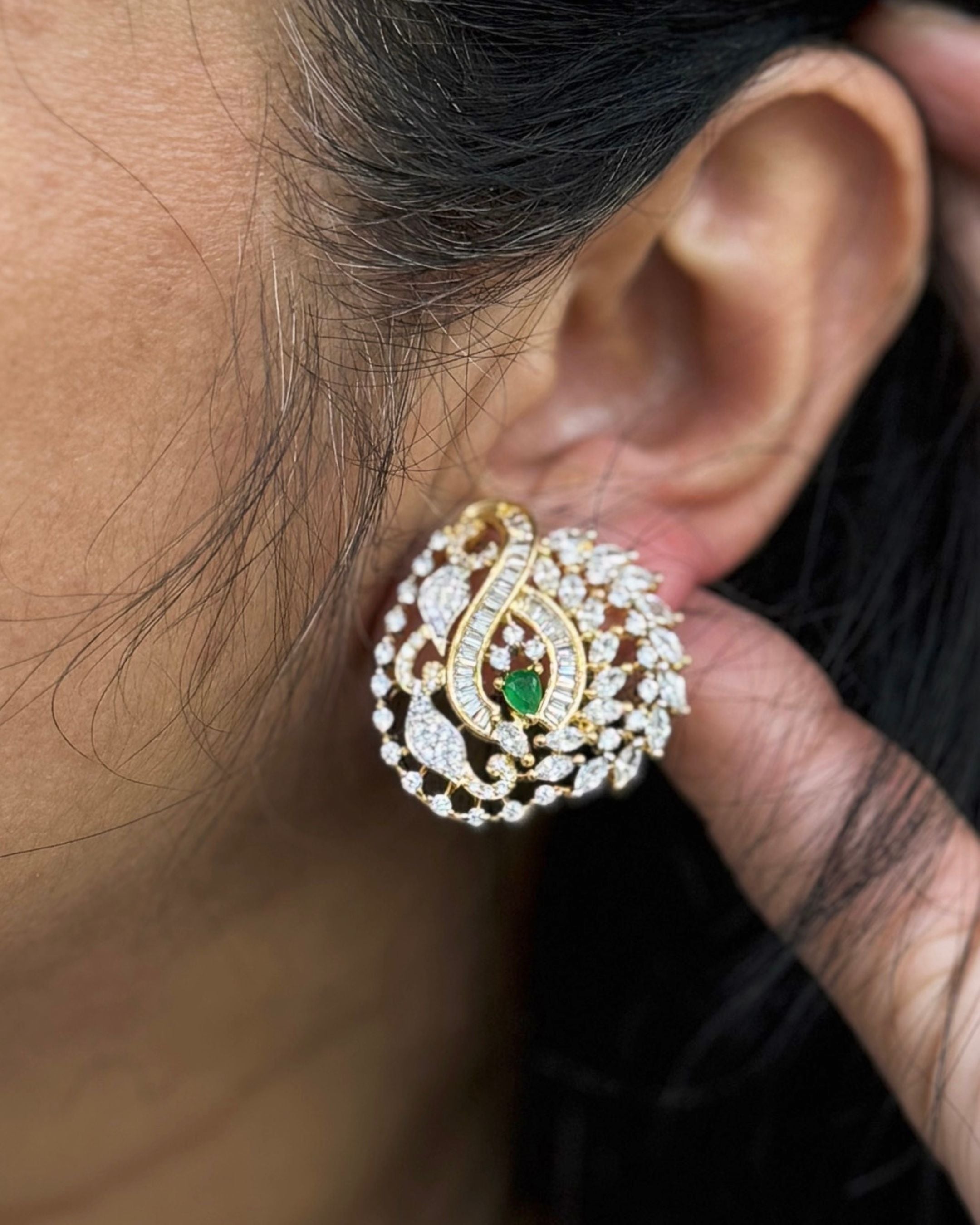 Green Shankh Design Pendant With Chain and Earrings