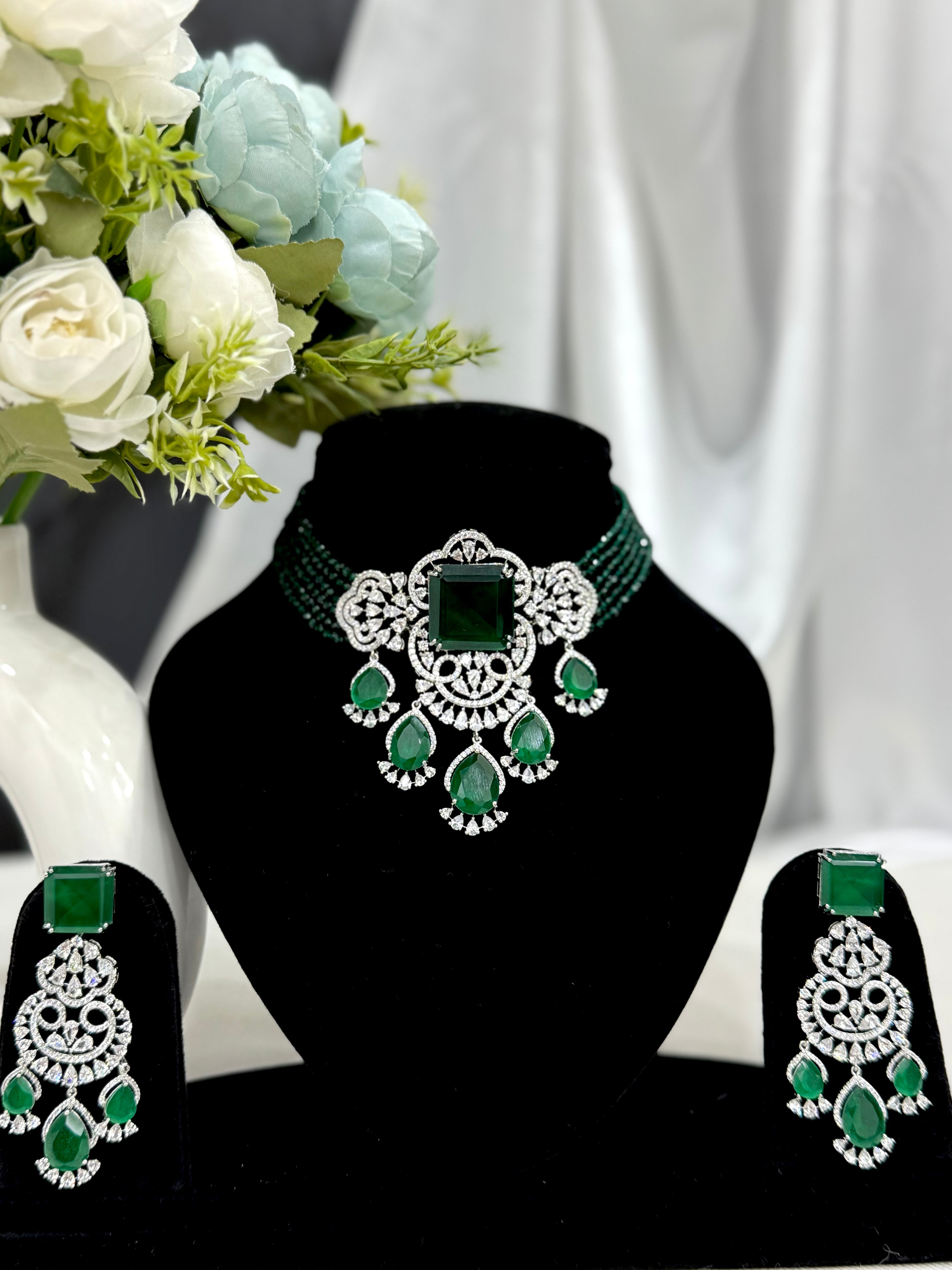 Maharani Vanika Beaded Choker Set