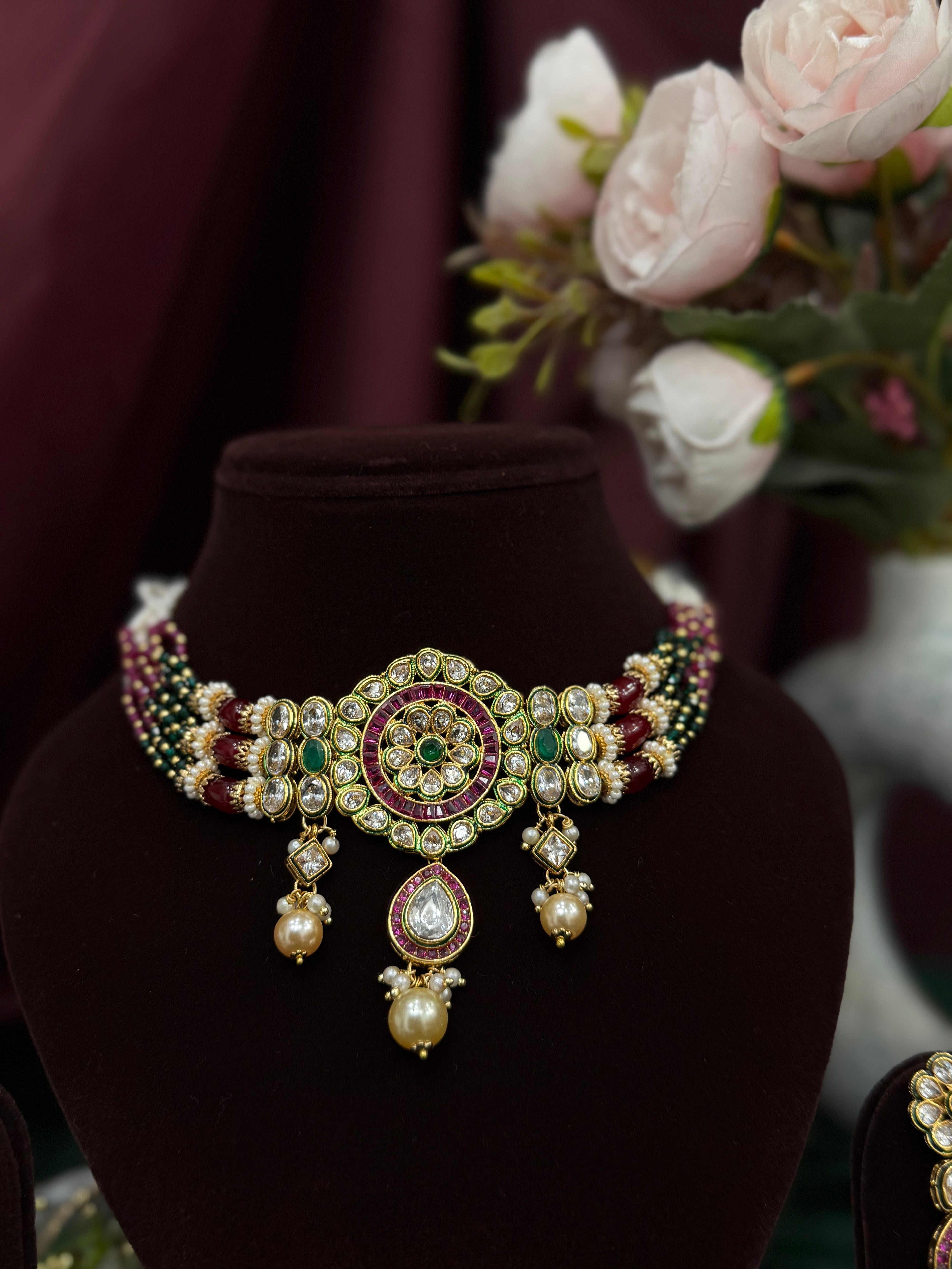 Rajwadi Medallion Kundan Choker Set