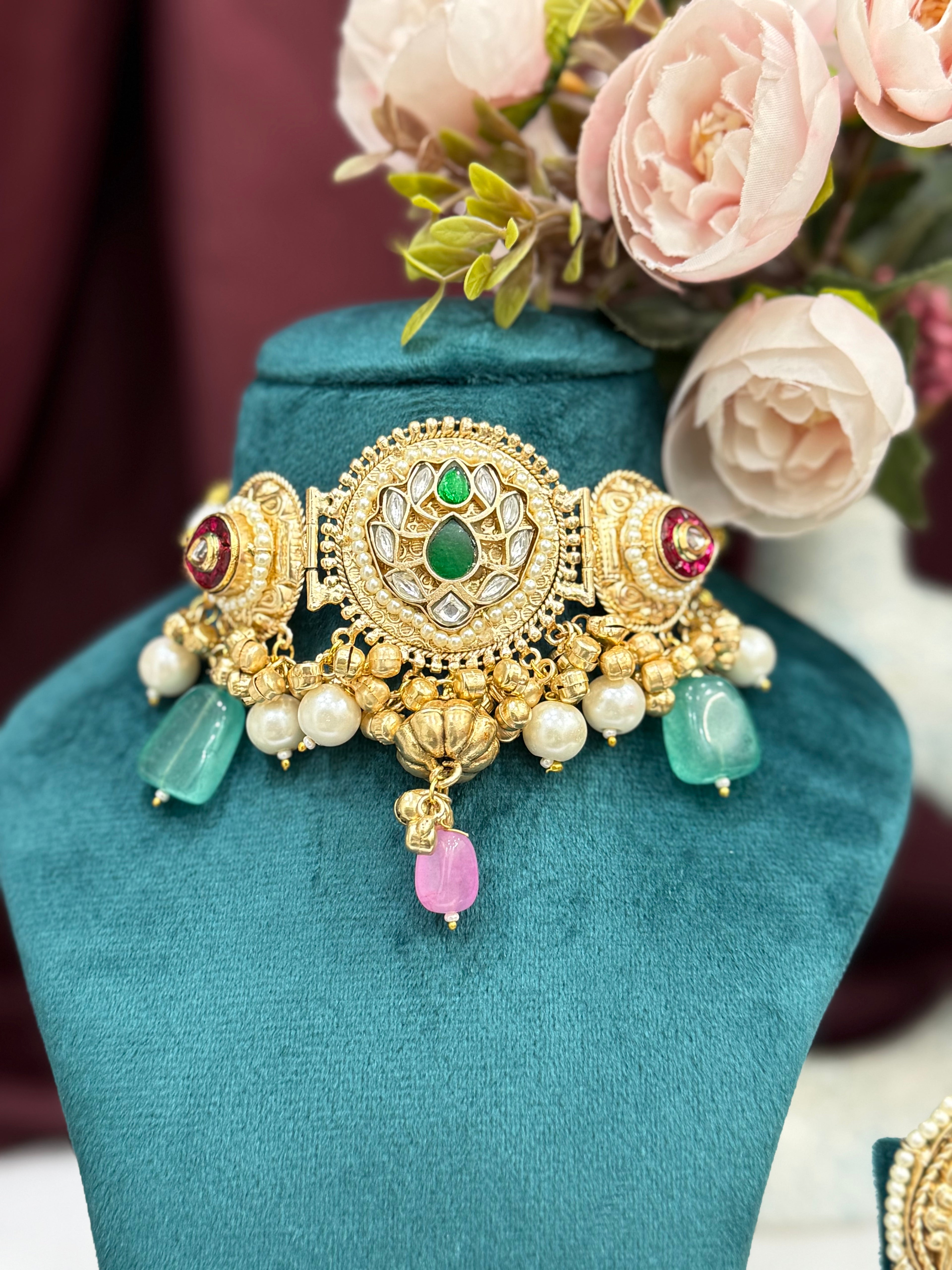 Regal Dome Kundan Choker Set